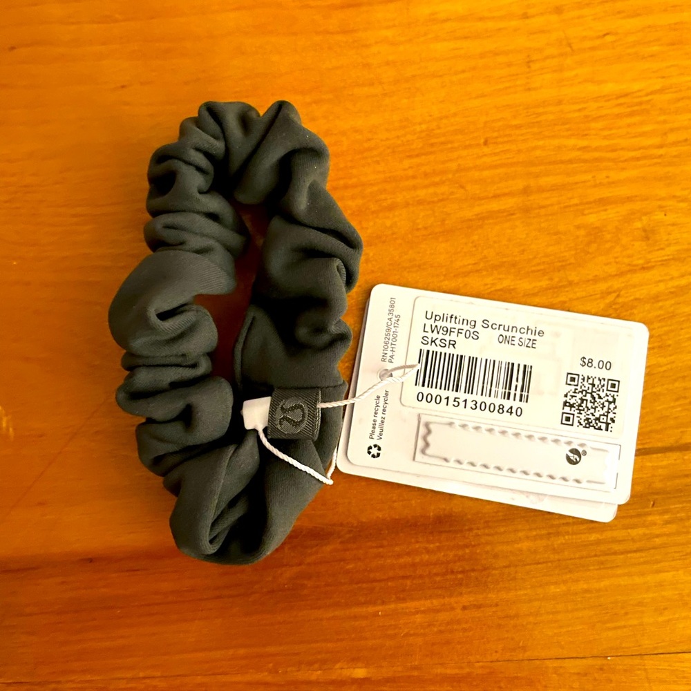 Lululemon green scrunchie